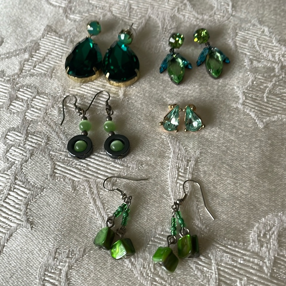 Five Pair Green Theme Pierced Fashion Jewelry